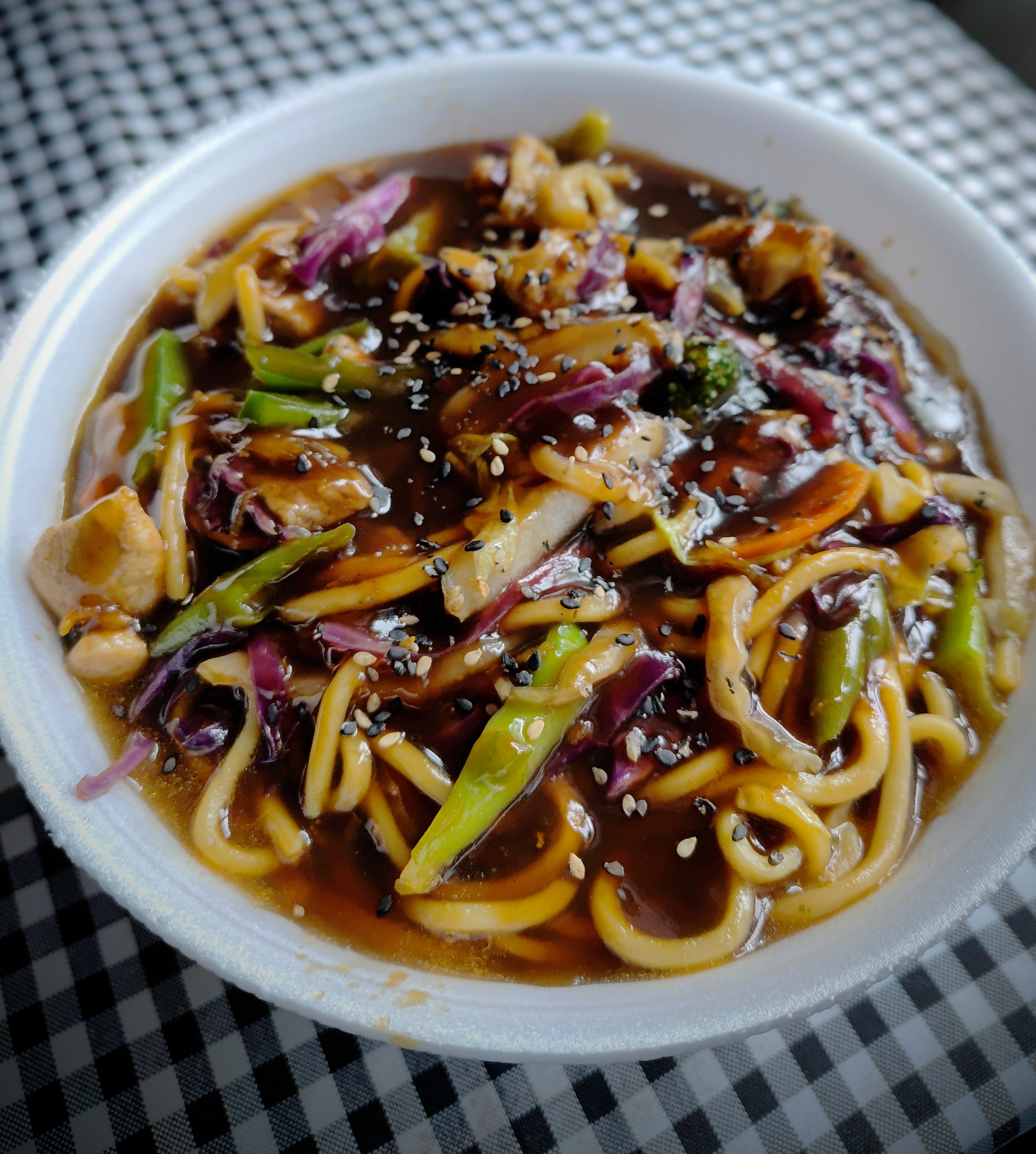 Yakissoba Misto (Carne e Frango)